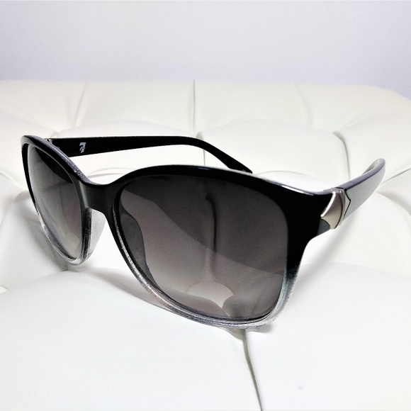 7 for all Mankind Accessories - 7 For All Mankind Sunglasses for Her 7 for all Mankind Accessories - 7 For All Mankind Sunglasses for Her
